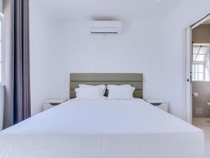 Casa Nuria com 4 quartos, piscina e churrasco em Vale do Lobo