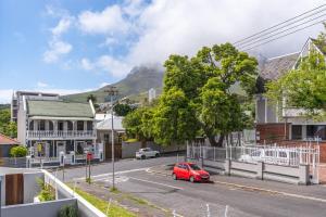 Upper East Side, Pool, Parking Book Now!