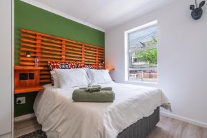 Upper East Side, Pool, Parking Book Now!