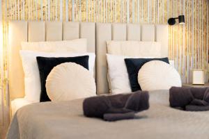 Marina Ostróda IV - super widok na jezioro, 10 m do wody, taras i balkon, winda, klima, garaż