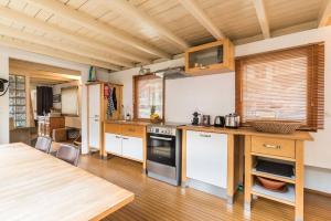 Luxury Houseboat Prince-William