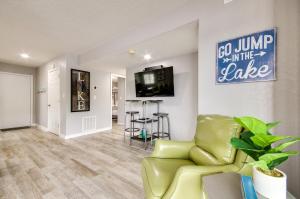 Osage Beach Condo Community Pool and Boat Dock