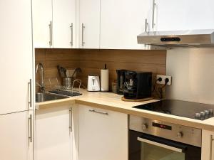 Celine 30 Bright haven between Champs Élysée and Trocadéro