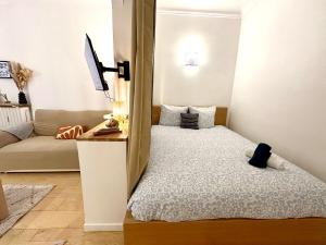 Celine 30 Bright haven between Champs Élysée and Trocadéro