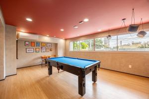 2Q • Ar Cond. • Academia • Coworking • Lavanderia