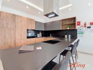 Rooftop Oasis with Plunge Pool & BBQ