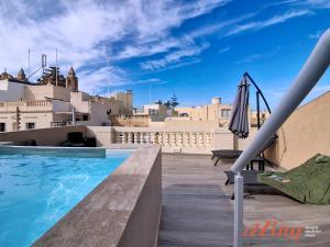 Rooftop Oasis with Plunge Pool & BBQ