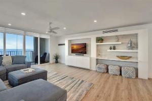Stylish Three-Bedroom Oceanfront Apartment with Private Balcony