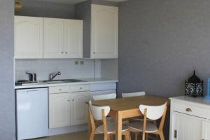 Apartment with balcony on the seafront