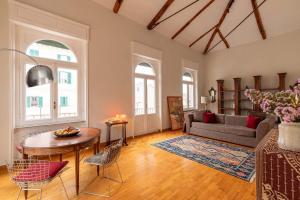 Trilussa Classy Terrace Apartment by RomeLoft