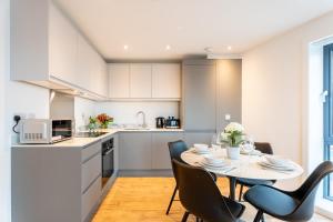 Luxury Penthouse - Prestigious City Views