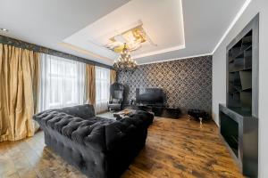 2 BR Designer Apartment in Old Town