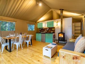 AfriCamps at Mackers