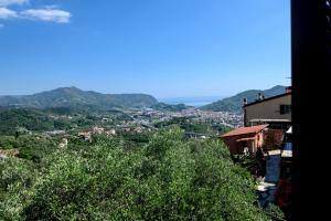 309B - Casa Mirella, Relax con vista su Mare e Natura, 7 minuti di auto dal centro e dal Mare e Spiaggia di Sestri Levante