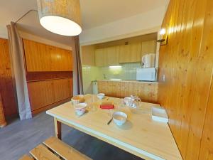 Studio 4 personnes avec balcon ensoleillé au Chinaillon - FR-1-241-24