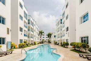 Beautiful 2 bedroom apartment on the beach