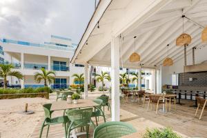 Beautiful 2 bedroom apartment on the beach