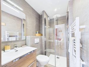 Appartement 8 pers, balcon, parking, proches pistes et commerces - FR-1-398-684