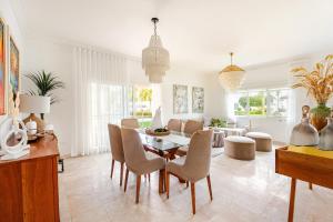 Beautiful 2 bedroom apartment on the beach