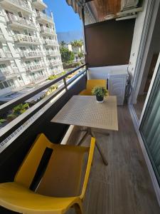 Studio 5 minutes from the beach, with air conditioning