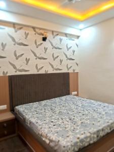 2 BHK flat well-furnished in Sarnath