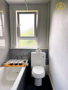 Cosy Apartment In Great Gourock Location