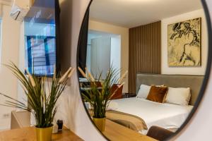 Contemporary Warm-Toned Studio with Modern Amenities - Blvd 47B5