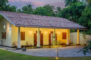Green Hideaway - Villa with Private Pool, 8 mins to Galle Fort