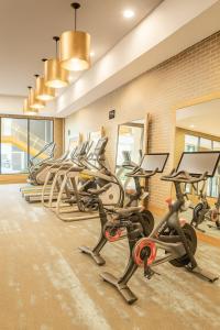 Cozy, chic deep Ellum apartment!