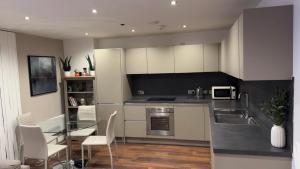 Cozy 2- bed Apartment in the City Centre