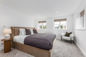 Brand New, Interior Designed House with Terrace