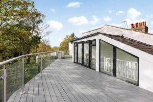 Brand New, Interior Designed House with Terrace