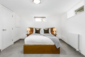 Brand New, Interior Designed House with Terrace