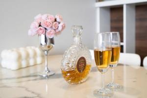 RiverGate Residence - Apartment, Pick-up & Tours