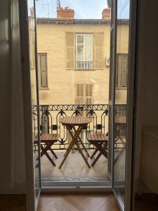 Large Studio 7 minutes from Beach