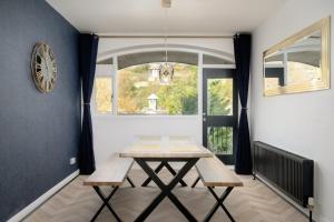 Two Double Bedroom Apartment on the Royal Mile