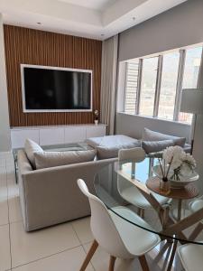 Luxury 1 Bedroom Apartment Table Mountain Views