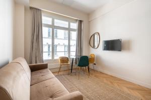 Spacious Paris Duplex for 4 Near Bastille