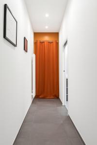 Les Âmes Heureuses-Père Lachaise-Wifi by La Clé des Expos in Paris