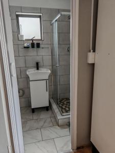 Yakhe spacious self catering accommodation