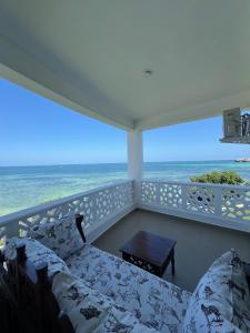 Beachfront Apartment Nyali,Seaview inrooms