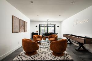 Shuffleboard Hiking Pool Putting green