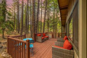 Cozy Cabin Retreat in the Pines – Minutes from Downtown Flagstaff