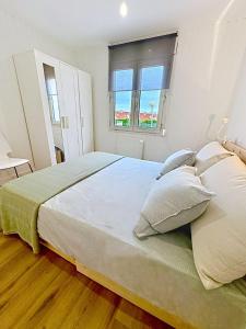 Bajo reformado con terraza en Mogro