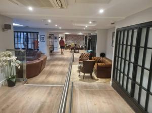 Modern Flat Central Croydon Sleeps 4 Free Parking