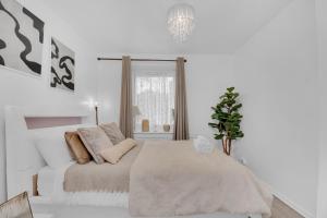 2BR Modern Spacious Comfort at Tulse Hill Sleeps 4