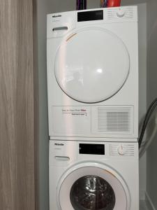 Entire Luxe Condo in Downtown Toronto