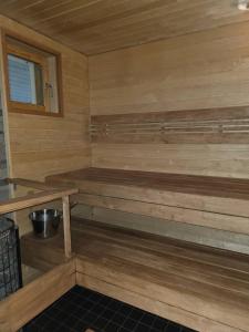 Villa kuukkeli paritalossa