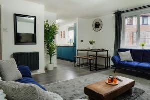 Modern 2-Bedroom Flat near City Centre Perfect for Families or Groups