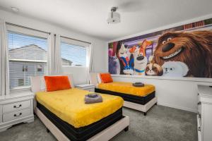 Luxury villa w pool & hot tub near Disney
